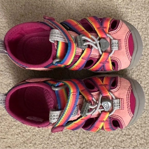 Keen Pink Sandals with rainbow straps - Picture 3 of 6
